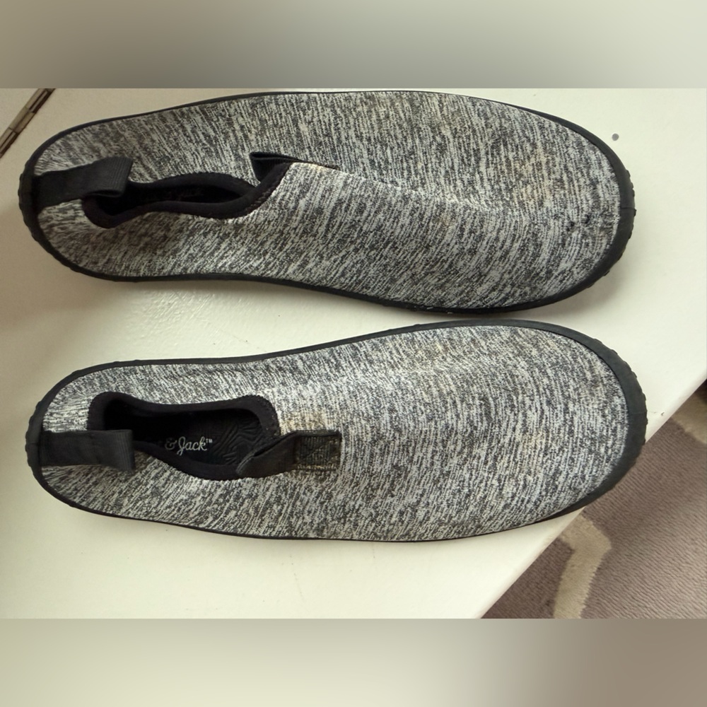 Cat & Jack Black and Gray kids water shoes